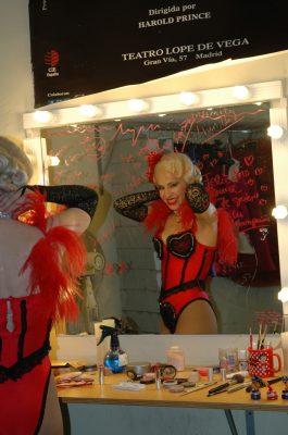Noemi_Mazoy_Victor-Victoria-Noemi_Norma_medio cuerpo_PM_espejo_1190_1791